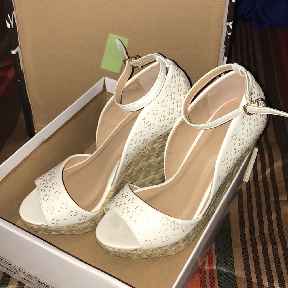 White wedges